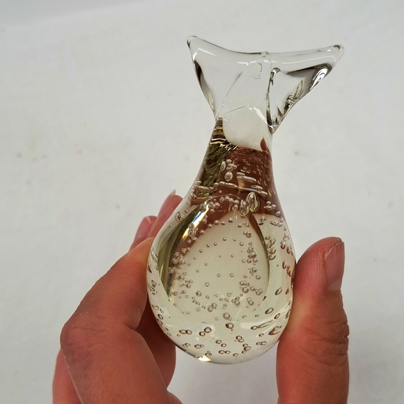 Vintage art glass clear controlled bubbles paperweight glass art whale - Picture 6 of 7